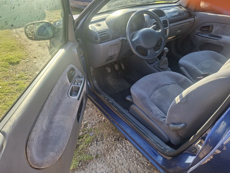 Рено Клио 1.2 бензин 2000г.