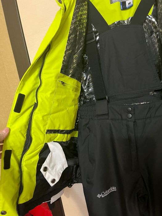 Продам женский горнолыжный костюм. Одевали пару раз.