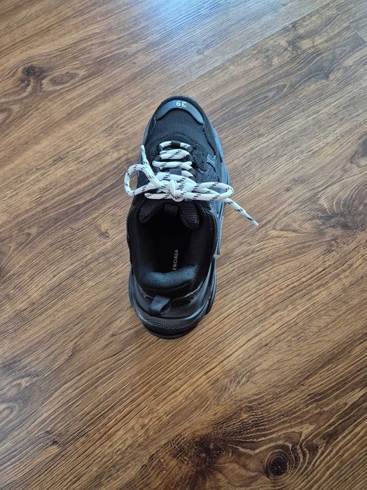 Vând adidași Balenciaga noi, nepurtati.