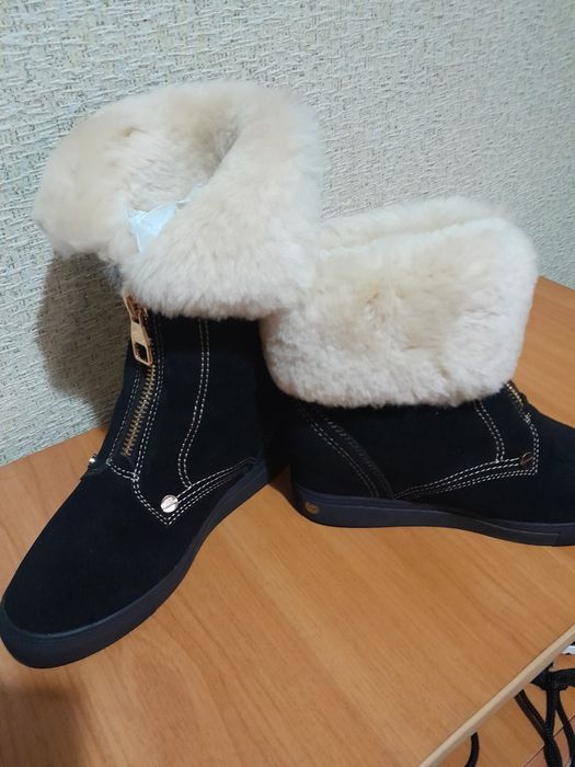 Продам зимние ботинки