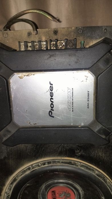 Продам сабвуфер с усилителем. 90/40/22
