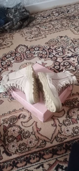 Продаю. Берцы новые размер 41(маломерки)