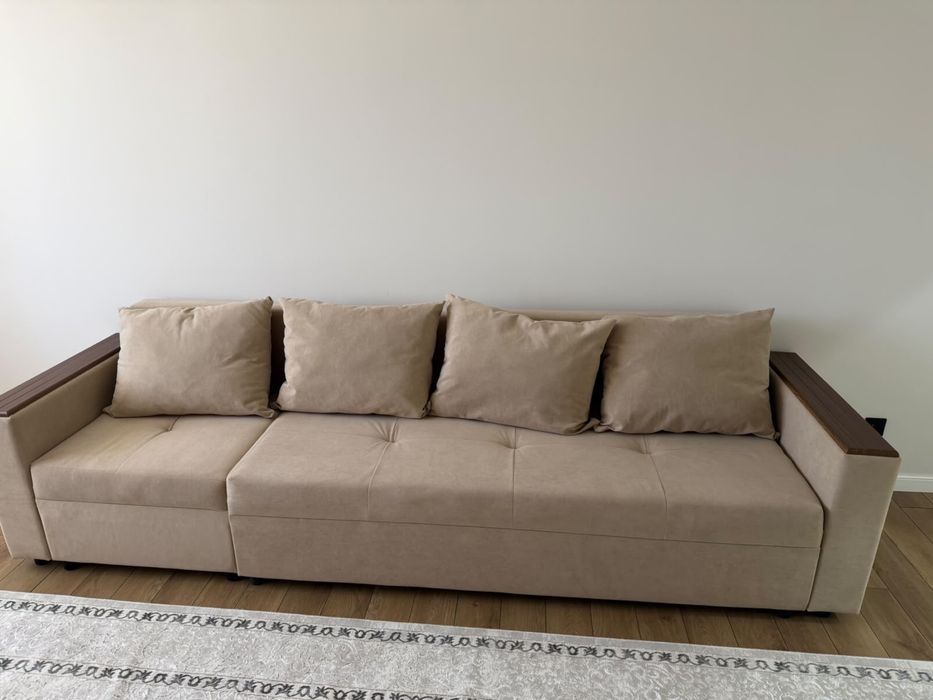 Продам диван новый , размер 300х45см, раскладывается