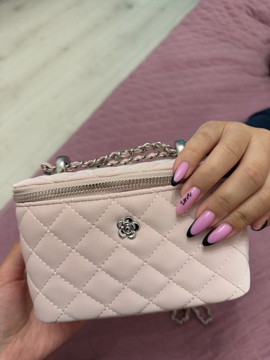 Розовая сумка Chanel