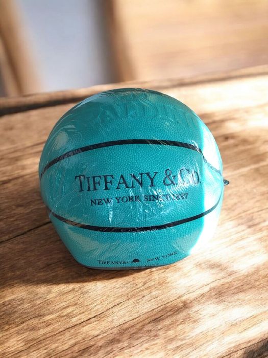 Баскетбольный мяч Tiffany & Co