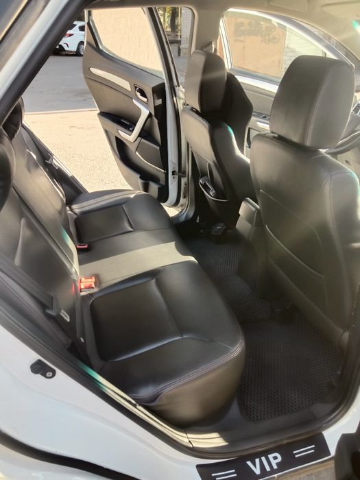 Продам JAC S3 2015 год