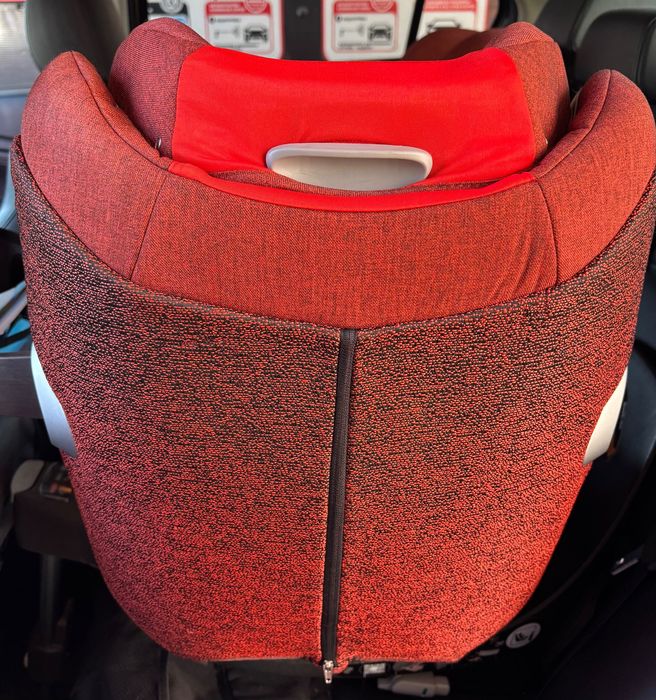 Столче за кола Cybex Sirona Z+ i-Size и база Base Z с Isofix