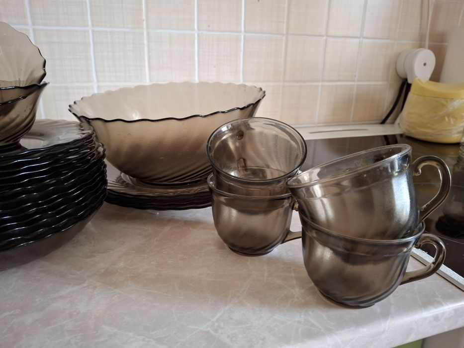 Набор обеденной и чайной посуды