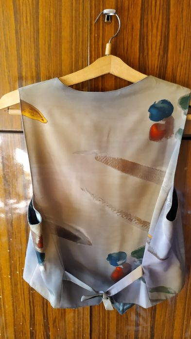 Продавам костюм произведен в България