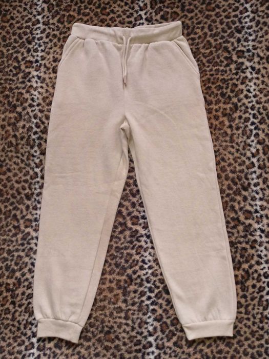 Нов спортен комплект за момиче, суичър и панталон, размер 146 см