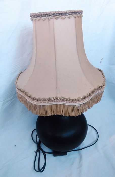 Veioză deosebită din ceramică cu abajur din pânză, pentru colectionari