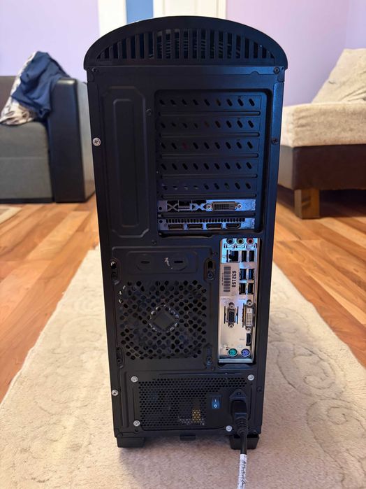 PC Gaming RX 580 8GB | i5-4590 | 16GB RAM | SSD | Windows 10 Pro | Full HD