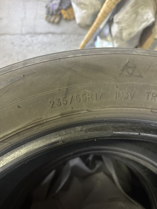 Продам резину 235/55/17