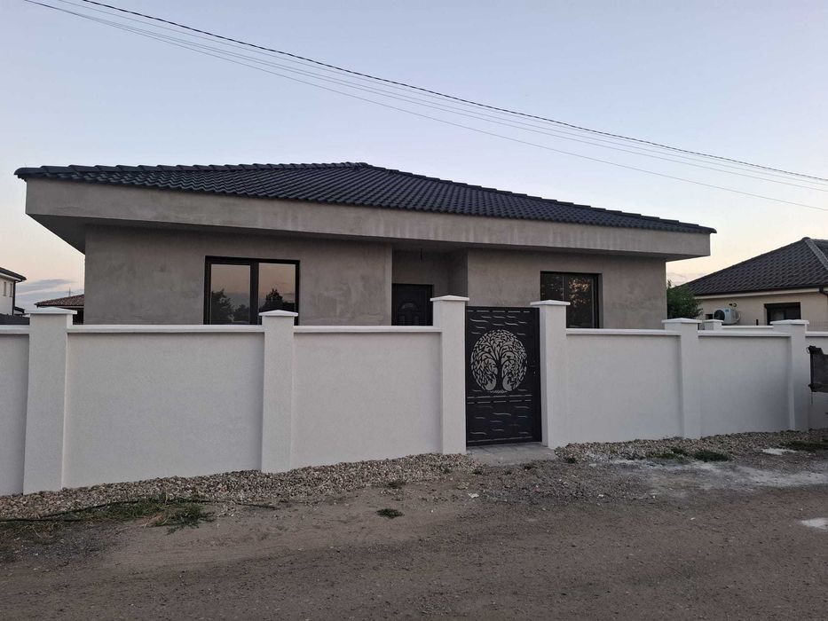 Casa pe parter de vanzare