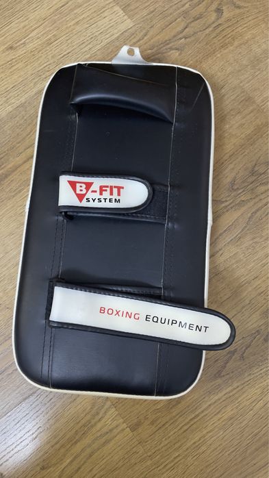 Боксерская лапа!