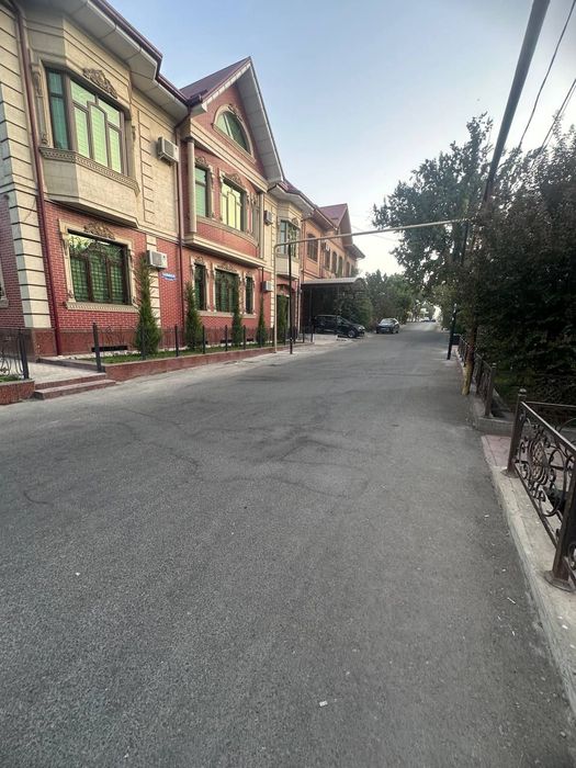 Продаётся элитный 10 комнатный дом в Яккасарайском районе