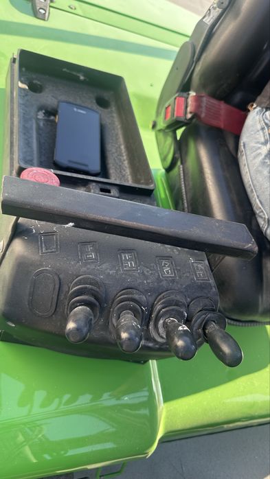 Stivuitor electric CATERPILLAR EP30K Tonaj Mare