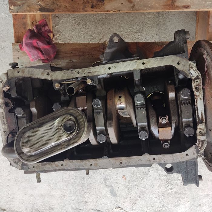 Продавам двигател със скоростна кутия за lancia delta 1.6 HF turbo 140