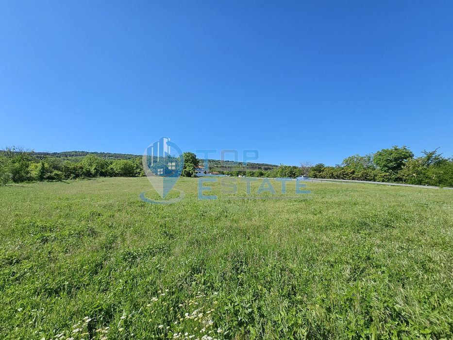 Панорамен парцел с одобрен ПУП за хотелски комплекс над град Горна Ор