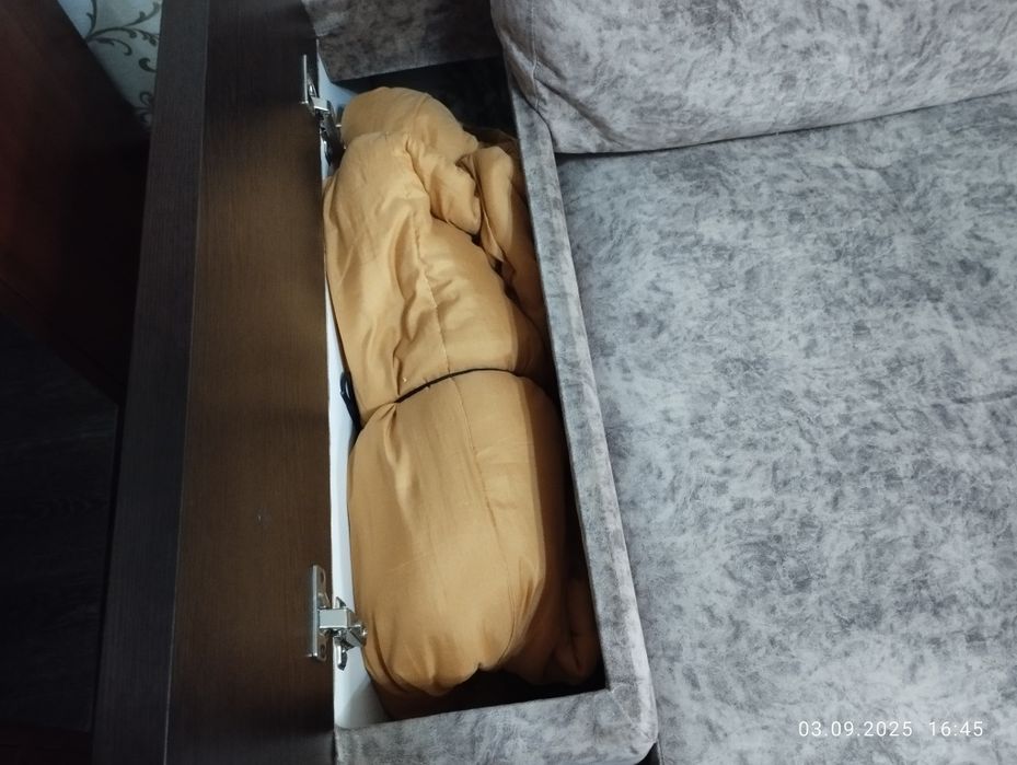 Диван в хорошем состоянии