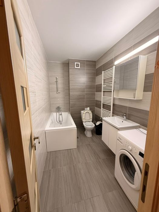 Se inchiriaza apartament 2 cam decomandat Rivers Towers.