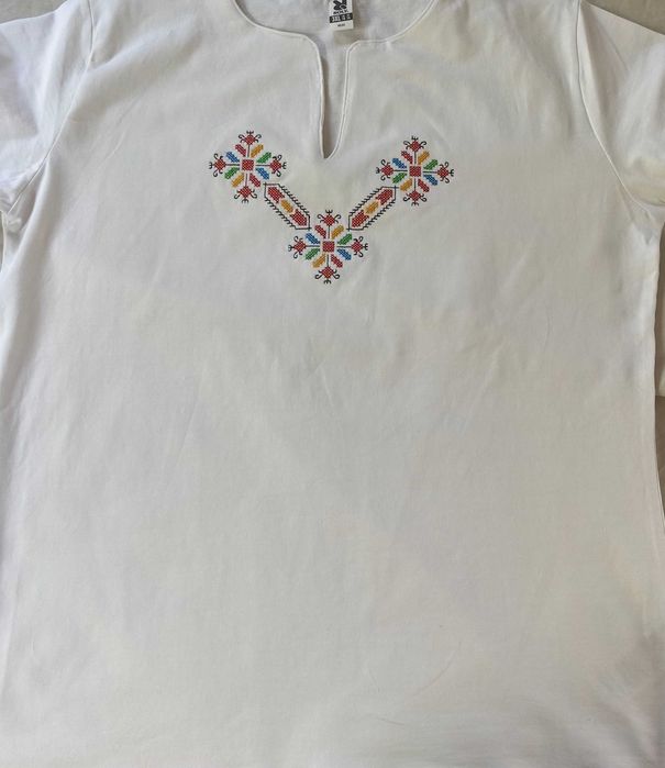 Бродирана тениска с шевица