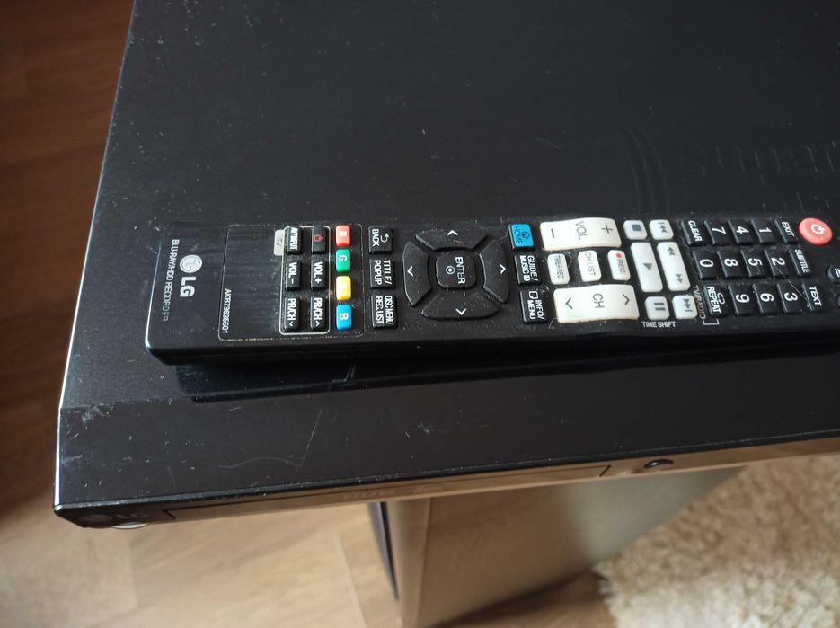 DVD recorder Panasonic DMR EH535 si LG RH589H cu HDD si telecomenzi