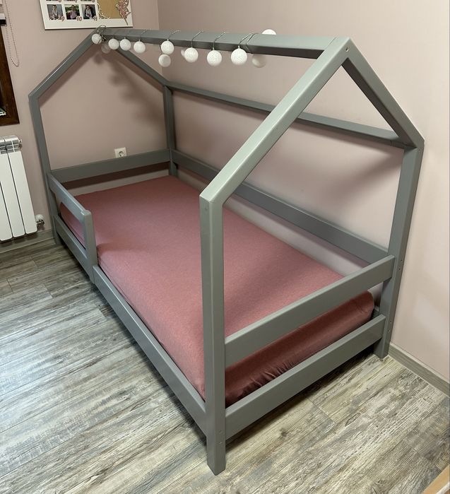 Детско дървено легло къщичка МОНТЕРОСИ