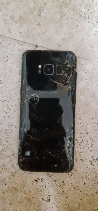 Vad 3 telefoane stricate