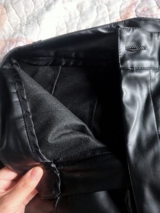 Новый брюки из экокожы.