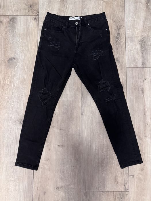 Blugi rupți Bershka, mărimea 36, condiție foarte bună