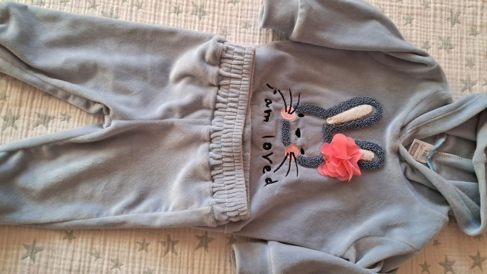 Продаются красивые костюмчики .