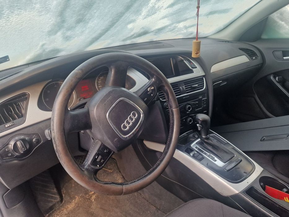 Audi A4 Б8 на части