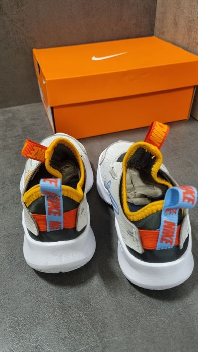 Нови детски маратонки Nike