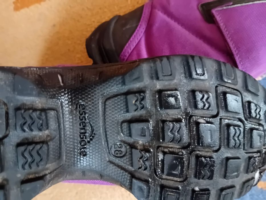 Cizme de zăpadă Quechua, măr 28, și Lupilu măr 25