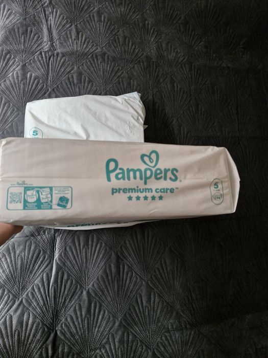 Pampers Premium care 5 - 74бр. + 30 подарък