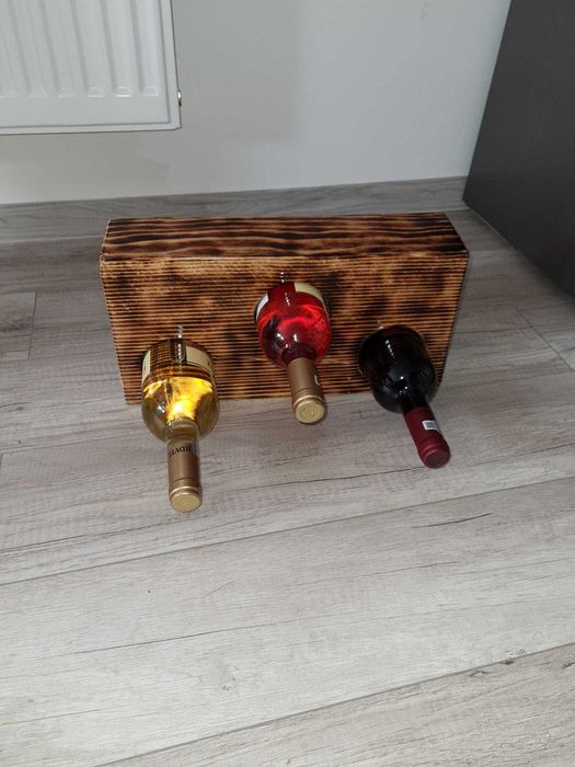 Suport masiv de lemn pentru sticle de vin