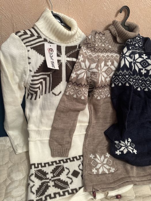 Женские  теплые свитера,