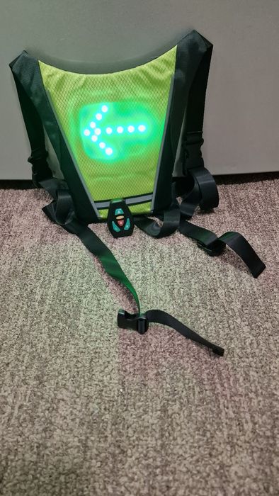 Vesta reflectorizanta biciclist ciclism cu lumini de semnalizare