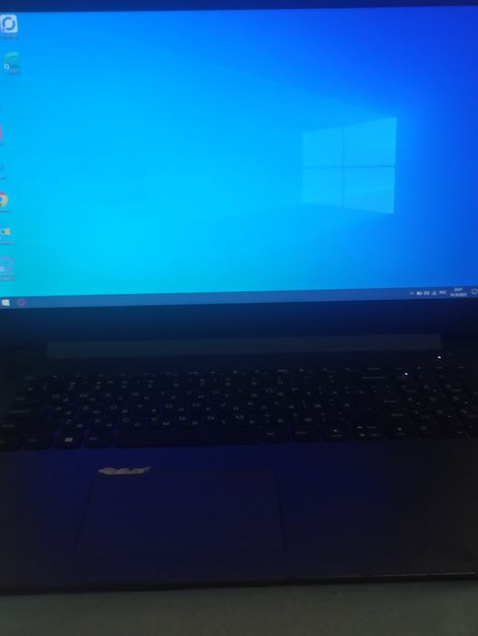 Noutbuk sotiladi yangi sastyani