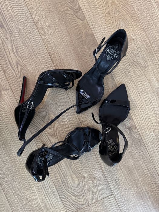 Sandale 2 perechi la pret de una