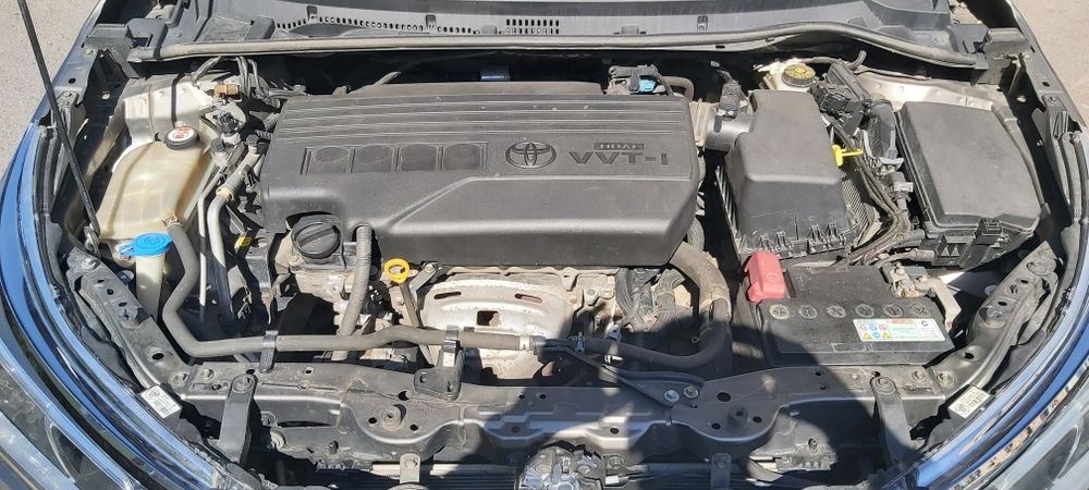 vând Corolla 1,33 benzină cu Gpl