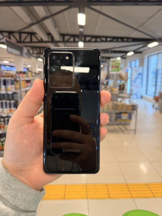 Самсунг А версия и С версия