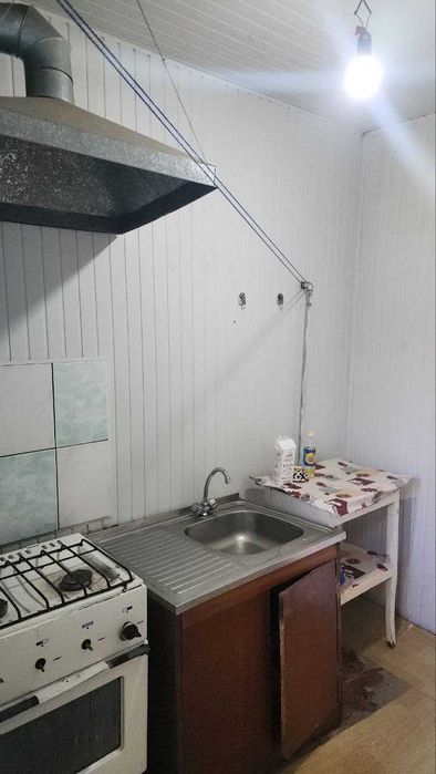 Чиланзар 22 квл 1/1/4 28 м2 Вдоль дороги. TL