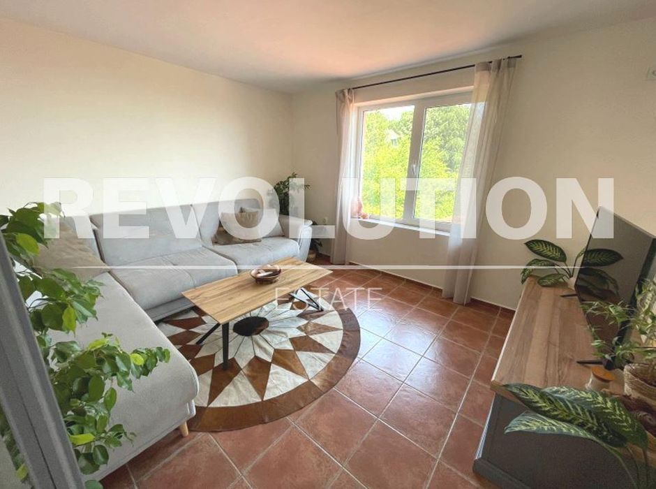 Дава се под наем Къща в Варна, м-т Св. Никола - 110 кв.м за 950 € - Снимка #2