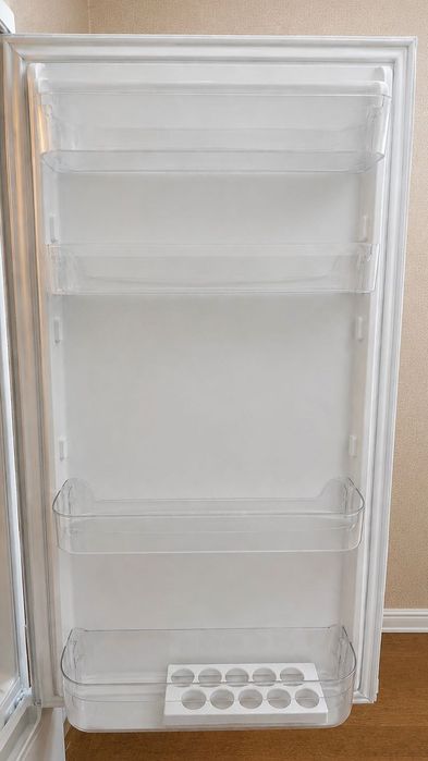 Холодильник Indesit