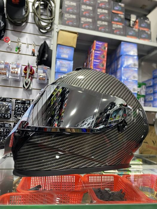 Har hil o’lchamdagi Kaska, Visor va Niqoblar