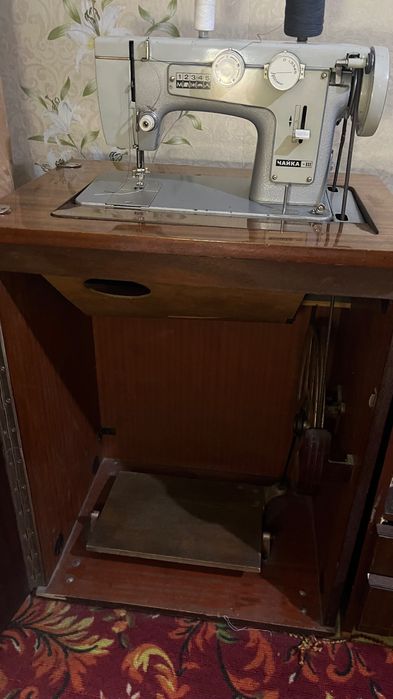 Швейная машина Чайка