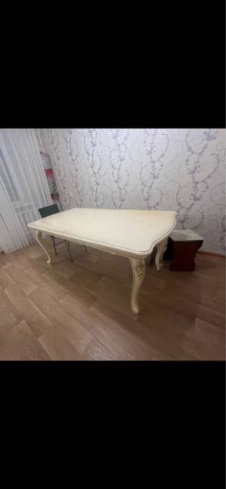 Продам стол раздвижной.
