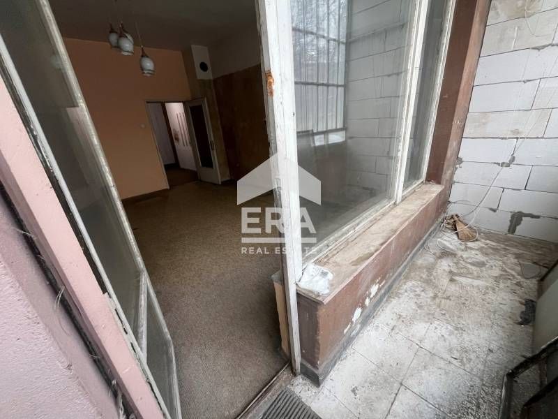 Продава се Тристаен апартамент в Варна, Червен площад - 100 кв.м за 1428 €/кв.м - Снимка #3